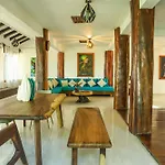 Casa Ak\'Ab\'Al Bacalar